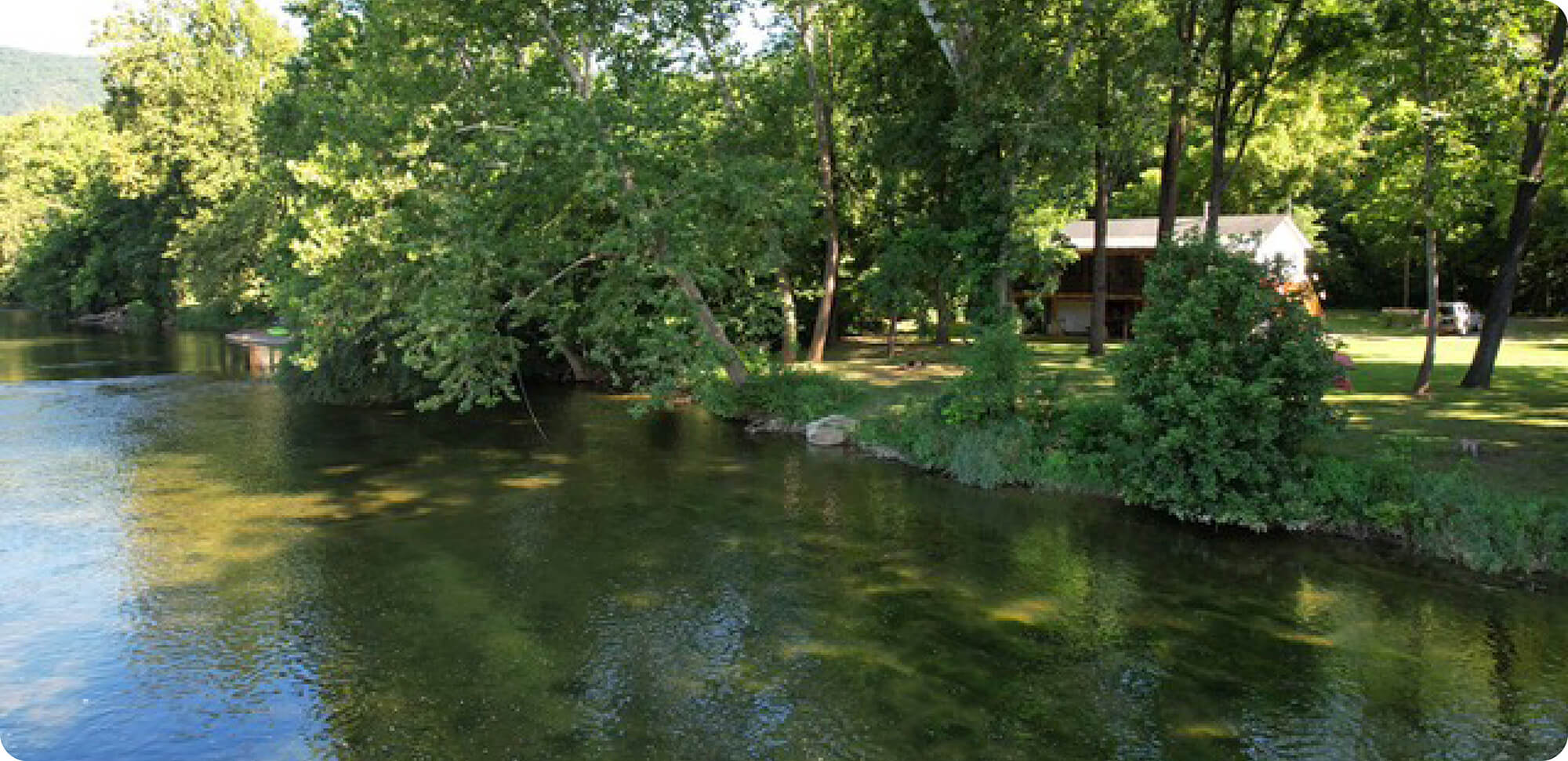Sweetwater Cottage on the River